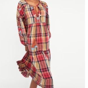 In brand new condition size Medium Zara dress.